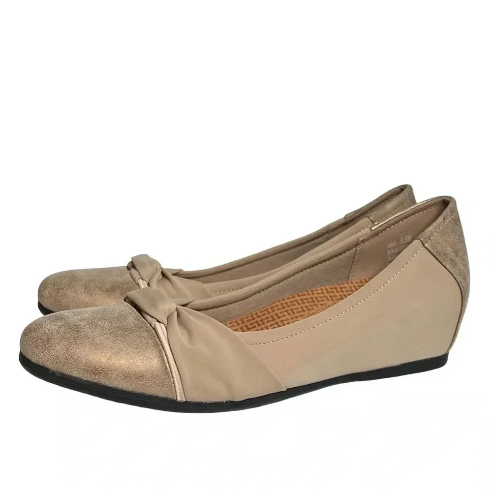 NWOB BareTraps Hidden Heel Mitsy Flats Slip On Flats Posture Beige